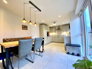 Kitchen/Diner- click for photo gallery